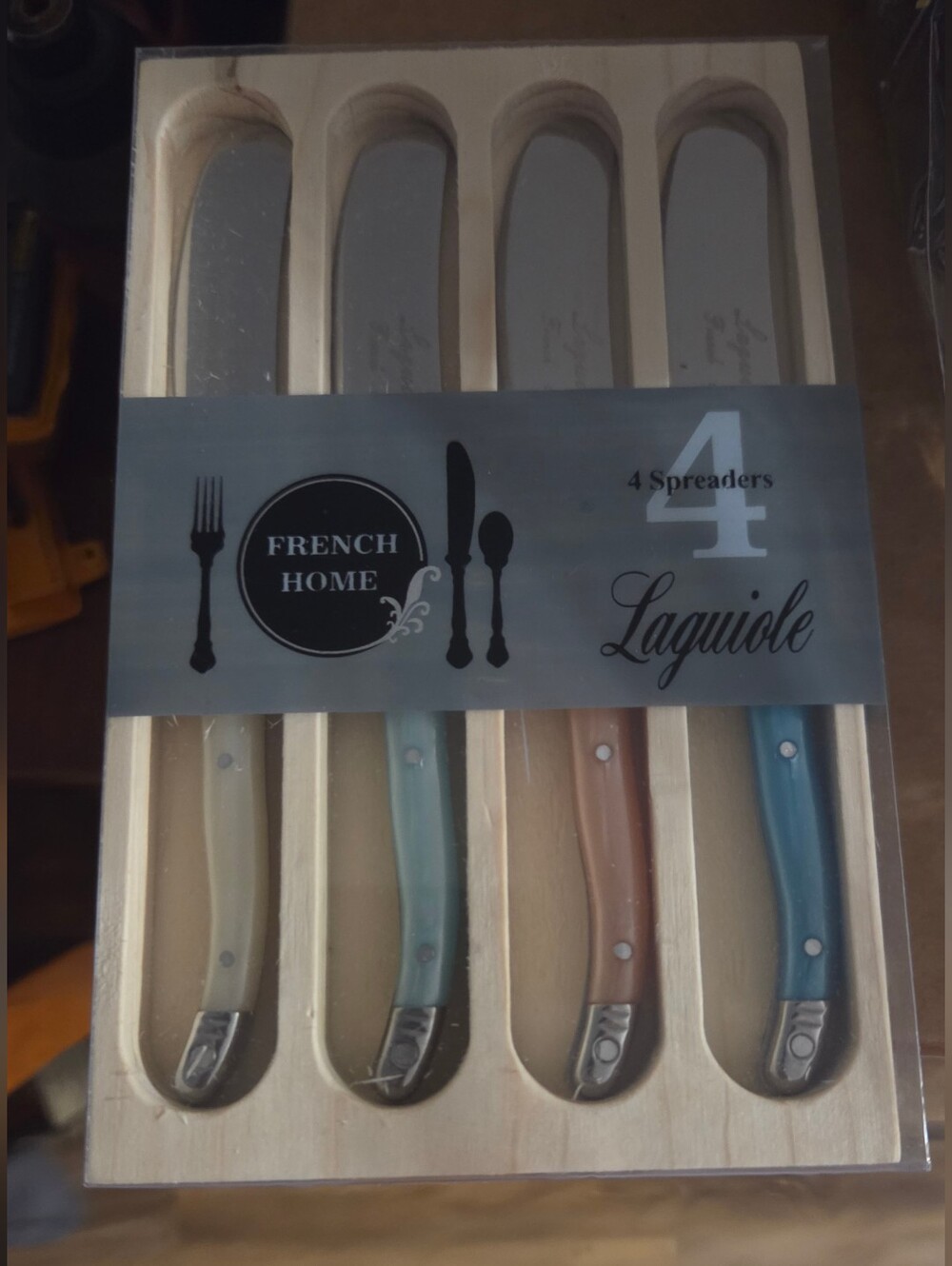 Laguiole 4-Piece Pastel Spreaders Set